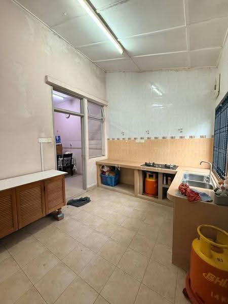 2-storey Terraced House for Sale in Taman Setia Indah (Tebrau) - Sharon Ong - Kitchen - PropertyGuru.com.my