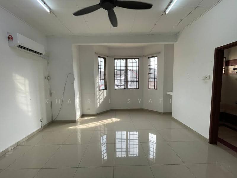 2-storey Terraced House for Sale in Usj 9 (Subang Jaya) - Khairul Syafiq - Living Room - PropertyGuru.com.my