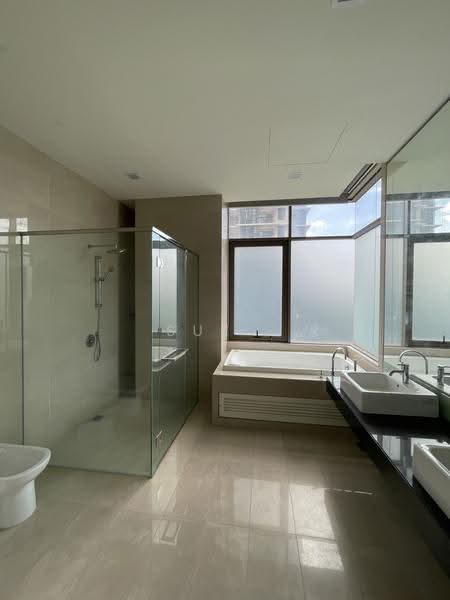 Kediaman Servis untuk Dijual di Suria Stonor - Sue . - Bathroom - PropertyGuru.com.my