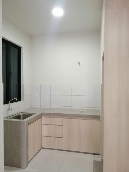 Kediaman Servis untuk Dijual di Majestic Maxim - Ken Liew - Kitchen - PropertyGuru.com.my
