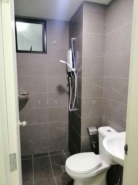 Kediaman Servis untuk Dijual di Majestic Maxim - Ken Liew - Bathroom - PropertyGuru.com.my