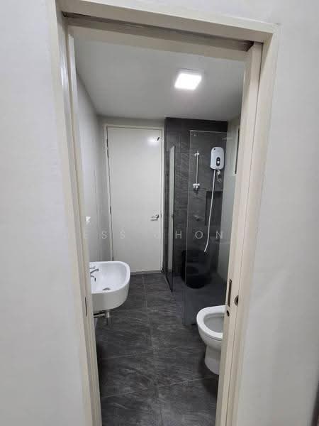 Kondominium untuk Dijual di La Thea Residences - Jess Chong - Bathroom - PropertyGuru.com.my