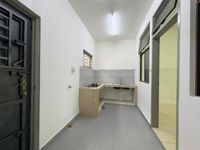 Rumah Teres 2-Tingkat untuk Dijual di Mutiara Rini (Skudai) - Michael Yeo - Kitchen - PropertyGuru.com.my