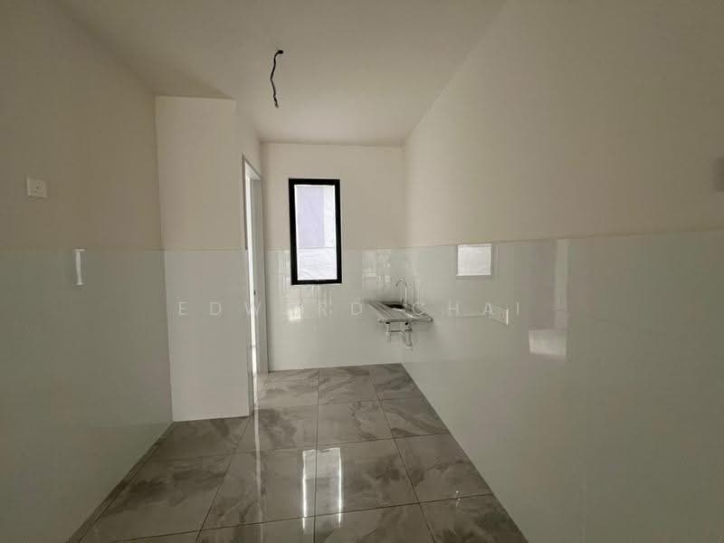 Terraced House for Sale in Taman Bukit Serdang (Seri Kembangan) - Edward Chai - Kitchen - PropertyGuru.com.my