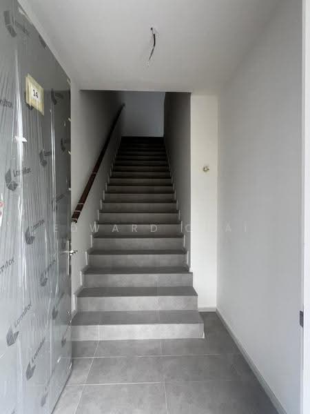 Terraced House for Sale in Taman Bukit Serdang (Seri Kembangan) - Edward Chai - Entrance - PropertyGuru.com.my
