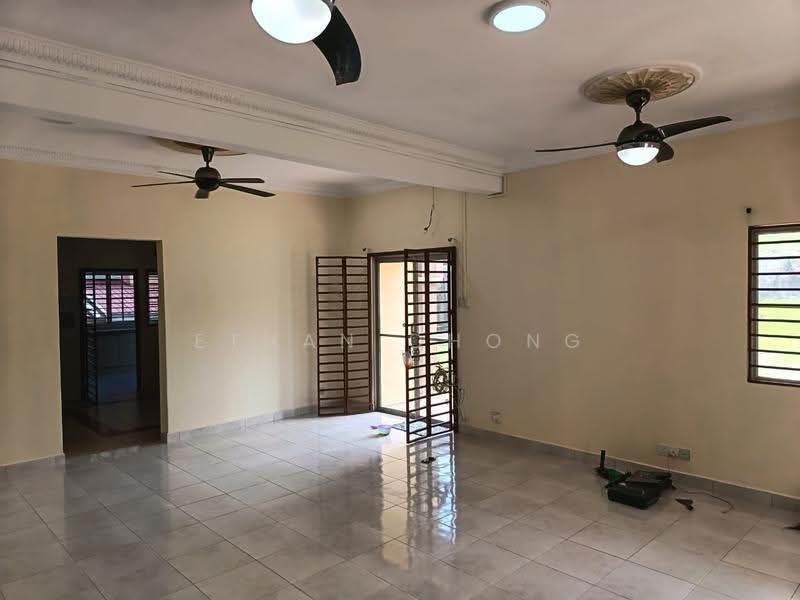 2-storey Terraced House for Rent in Sungai Buloh (Selangor) - Ethan Chong - Living Room - PropertyGuru.com.my
