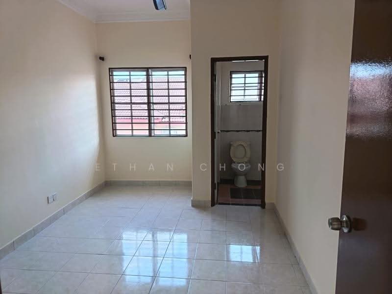 2-storey Terraced House for Rent in Sungai Buloh (Selangor) - Ethan Chong - Bathroom - PropertyGuru.com.my