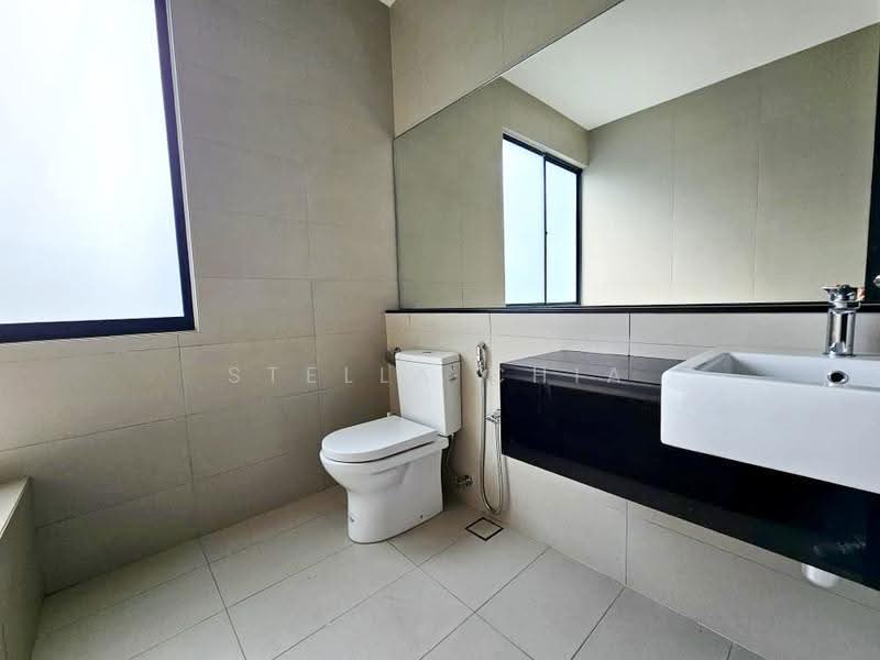3-storey Terraced House for Rent in Senibong Cove (Masai) - Stella Chia - Bathroom - PropertyGuru.com.my