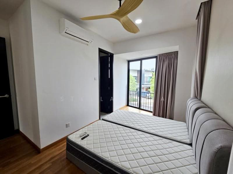 3-storey Terraced House for Rent in Senibong Cove (Masai) - Stella Chia - Bedroom - PropertyGuru.com.my