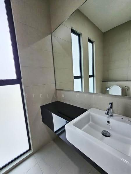 3-storey Terraced House for Rent in Senibong Cove (Masai) - Stella Chia - Bathroom - PropertyGuru.com.my