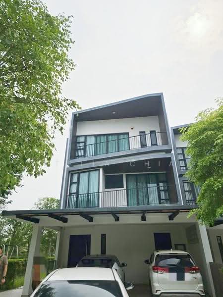 3-storey Terraced House for Rent in Senibong Cove (Masai) - Stella Chia - Exterior - PropertyGuru.com.my