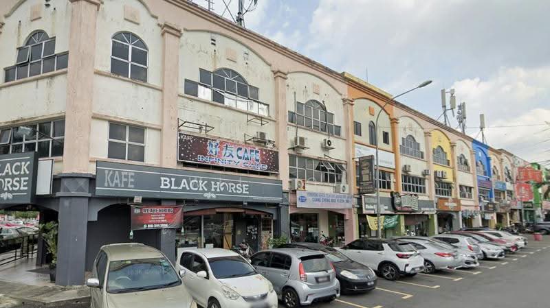Shop for Rent in Taman Bukit Serdang (Seri Kembangan) - Wil Koh - Exterior - PropertyGuru.com.my