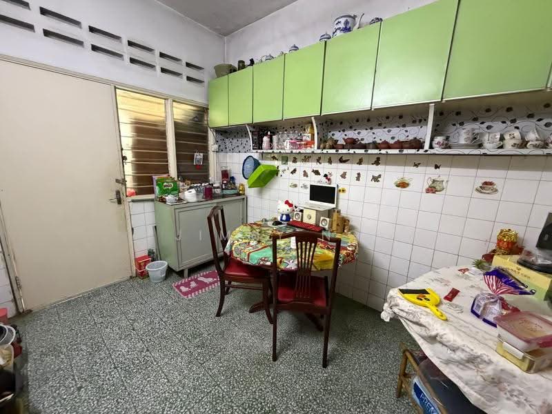 Rumah Teres 2-Tingkat untuk Dijual di Taman Overseas Union (Taman Oug) (Jalan Klang Lama (Old Klang Road)) - Jimmy Ng - Kitchen - PropertyGuru.com.my