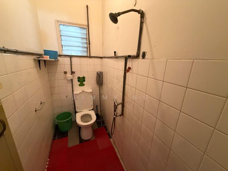 Rumah Teres 2-Tingkat untuk Dijual di Taman Overseas Union (Taman Oug) (Jalan Klang Lama (Old Klang Road)) - Jimmy Ng - Bathroom - PropertyGuru.com.my