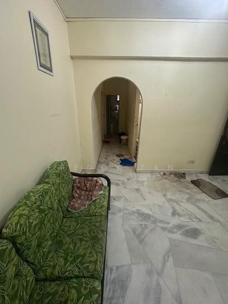 Rumah Flat untuk Dijual di Taman Bukit Jambul - Freddy Tan - Living Room - PropertyGuru.com.my