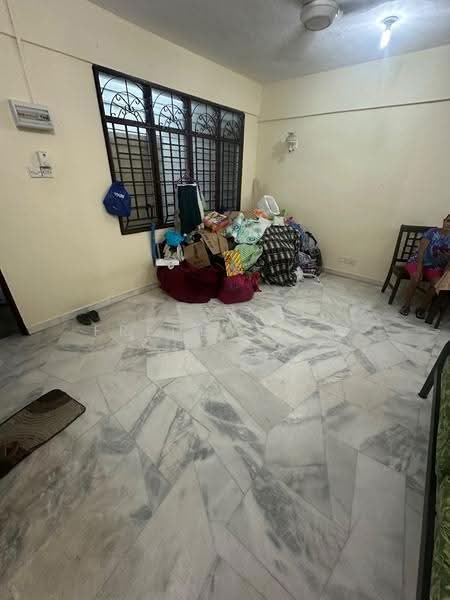 Rumah Flat untuk Dijual di Taman Bukit Jambul - Freddy Tan - Living Room - PropertyGuru.com.my