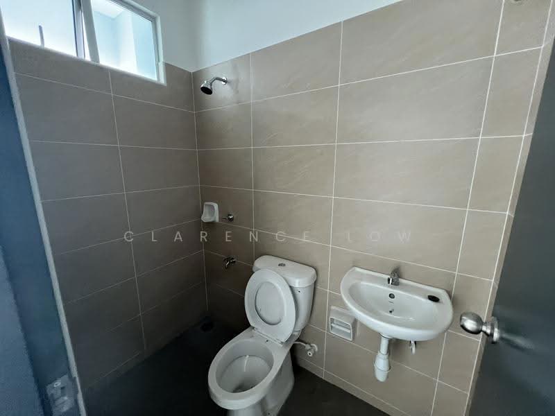 Rumah Teres untuk Dijual di Bandar Dato Onn (Tebrau) - Clarence Low - Bathroom - PropertyGuru.com.my