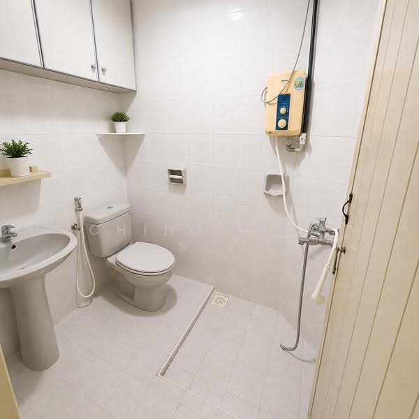 Rumah Teres 1.5-Tingkat untuk Dijual di Taman Melaka Jaya (Batu Berendam) - Ching Linn Sei - Bathroom - PropertyGuru.com.my