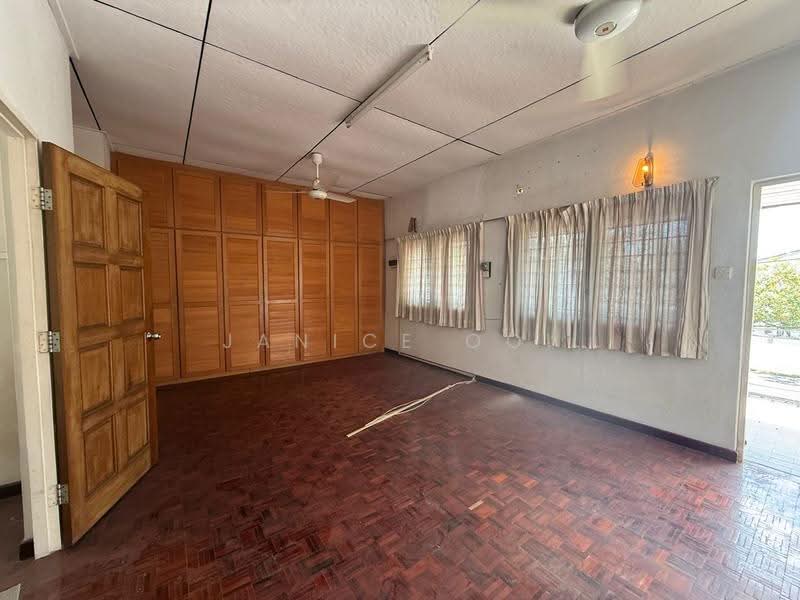 Semi-Detached House for Sale in Greenlane (Jelutong) - Janice Ooi - PropertyGuru.com.my