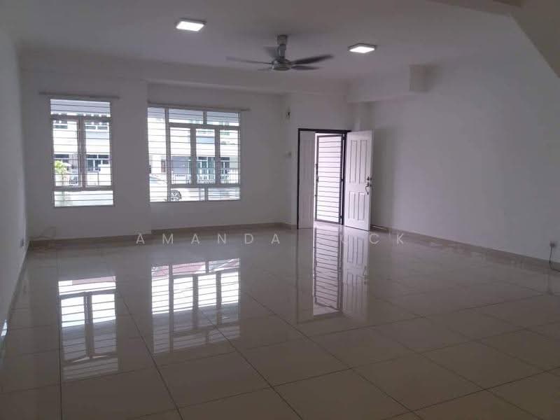 Terraced House for Sale in TAMAN PUCHONG UTAMA (Puchong) - Amanda Lock - Living Room - PropertyGuru.com.my