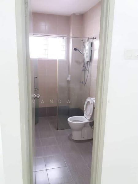 Terraced House for Sale in TAMAN PUCHONG UTAMA (Puchong) - Amanda Lock - Bathroom - PropertyGuru.com.my