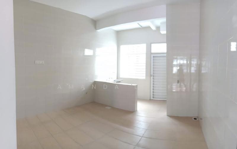 Terraced House for Sale in TAMAN PUCHONG UTAMA (Puchong) - Amanda Lock - Kitchen - PropertyGuru.com.my
