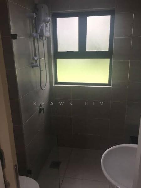 Kediaman Servis untuk Dijual di Maisson - Shawn Lim - Bathroom - PropertyGuru.com.my