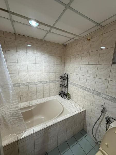 Kondominium untuk Dijual di Mont Kiara Astana - Phyllis Leong - Bathroom - PropertyGuru.com.my