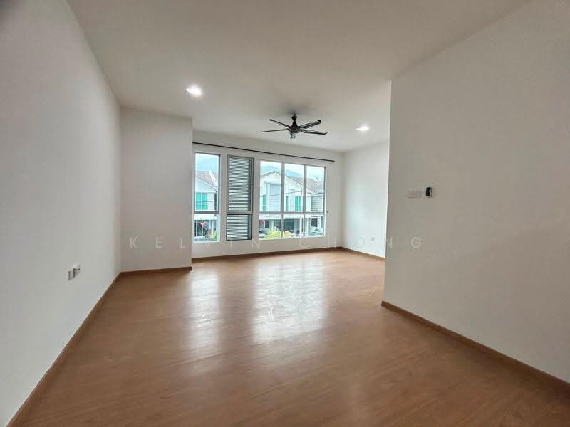 Rumah Berkembar untuk Dijual di Meru Desa Park (Chemor) - Kelvin Chong - Living Room - PropertyGuru.com.my