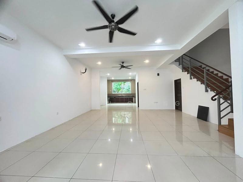 Rumah Berkembar untuk Dijual di Meru Desa Park (Chemor) - Kelvin Chong - Living Room - PropertyGuru.com.my