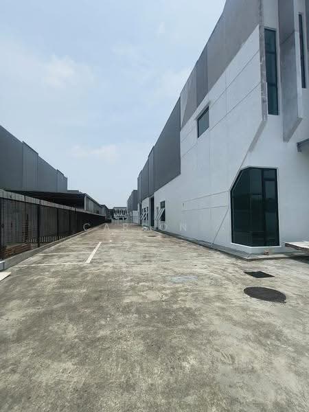 Semi-D Factory for Rent in Eco Business Park 1 (Johor Bahru) - Carson . - Exterior - PropertyGuru.com.my
