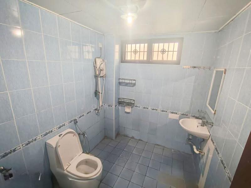 Rumah Teres 2-Tingkat untuk Disewa di Taman Perling (Perling) - John Sia - Bathroom - PropertyGuru.com.my