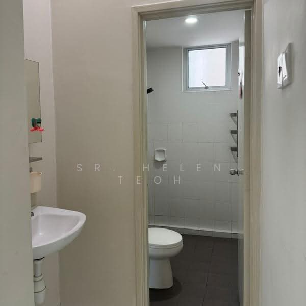 Condominium for Rent at The Golden Triangle Condominium - Sr. Helen Teoh - Bathroom - PropertyGuru.com.my