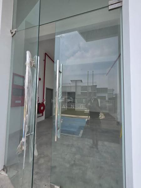 Semi-D Factory for Rent in Kulai (Johor) - Shirley Pang - Entrance - PropertyGuru.com.my