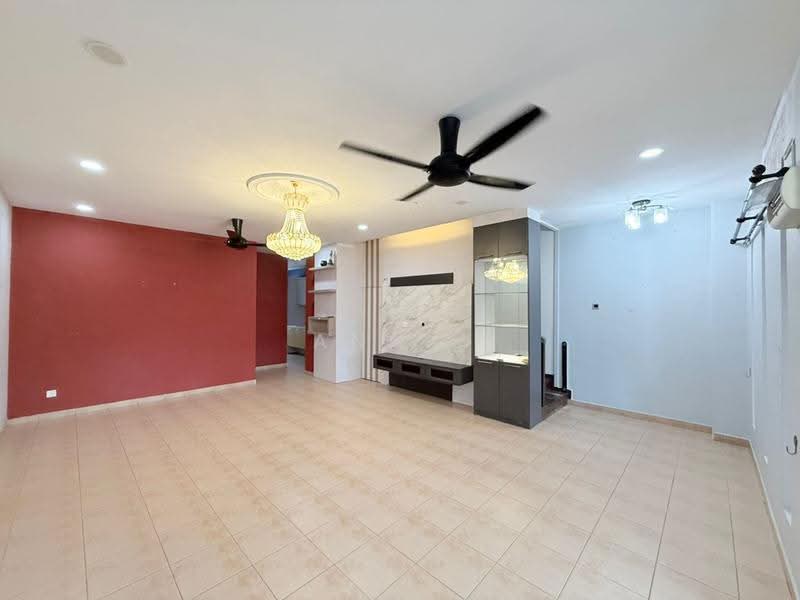 Rumah Teres 2-Tingkat untuk Disewa di Taman Setia Indah (Tebrau) - Ann . - Living Room - PropertyGuru.com.my