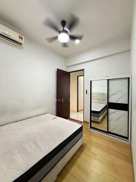 Condominium for Rent at Bay Laurel @ Country Garden Danga Bay - Daniel Tey - Bedroom - PropertyGuru.com.my