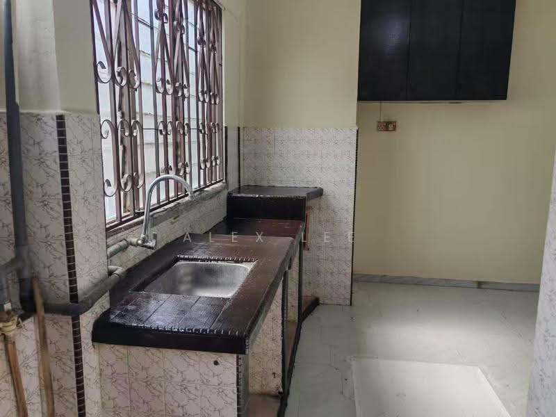 Flat for Rent at Flat Taman Ungku Tun Aminah - Alex Lee - Kitchen - PropertyGuru.com.my