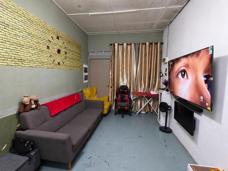 1-storey Terraced House for Sale in Taman Pulai Emas (Kulai) - Ida Aziz - Living Room - PropertyGuru.com.my