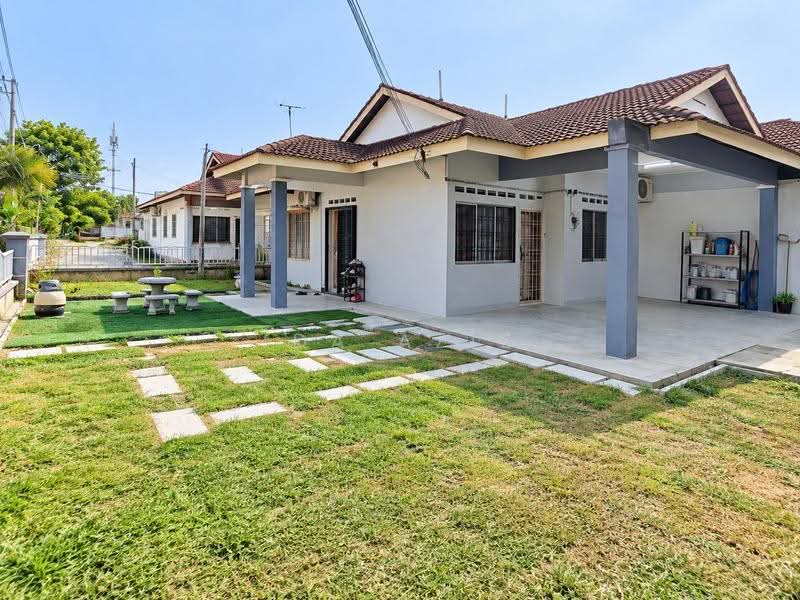 1-storey Terraced House for Sale in Taman Pulai Emas (Kulai) - Ida Aziz - Exterior - PropertyGuru.com.my