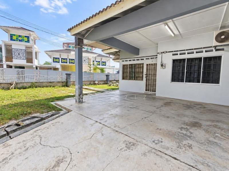 1-storey Terraced House for Sale in Taman Pulai Emas (Kulai) - Ida Aziz - Exterior - PropertyGuru.com.my