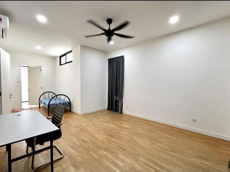 Rumah Berkembar untuk Dijual di Bandar Sungai Long (Selangor) - Bryan Ng - Bedroom - PropertyGuru.com.my