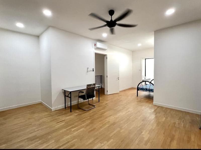 Rumah Berkembar untuk Dijual di Bandar Sungai Long (Selangor) - Bryan Ng - Bedroom - PropertyGuru.com.my