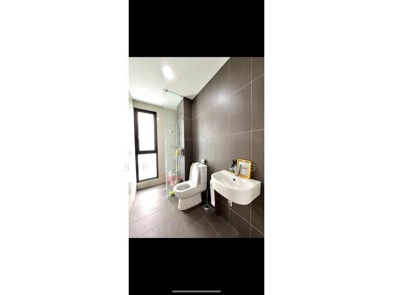 Rumah Berkembar untuk Dijual di Bandar Sungai Long (Selangor) - Bryan Ng - Bathroom - PropertyGuru.com.my