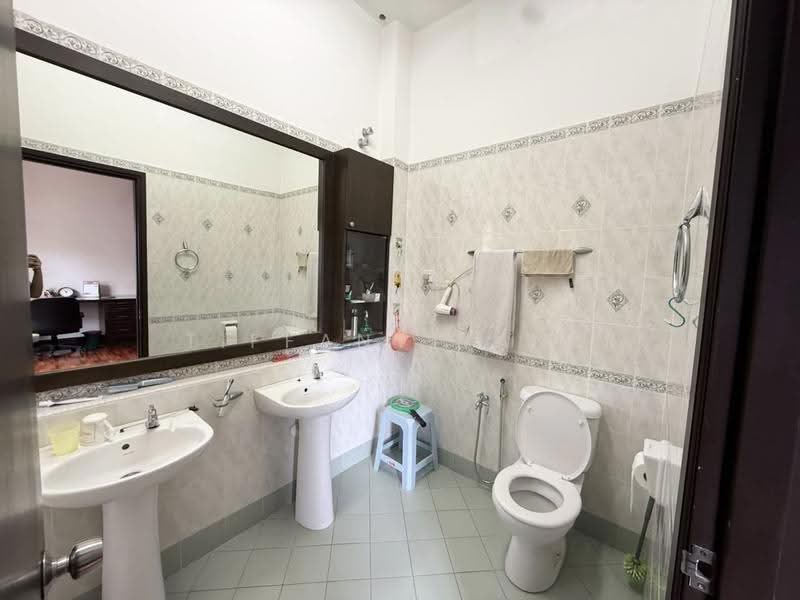2.5-storey Terraced House for Sale in KL City Centre (Kuala Lumpur) - Tiffany Yang - Bathroom - PropertyGuru.com.my