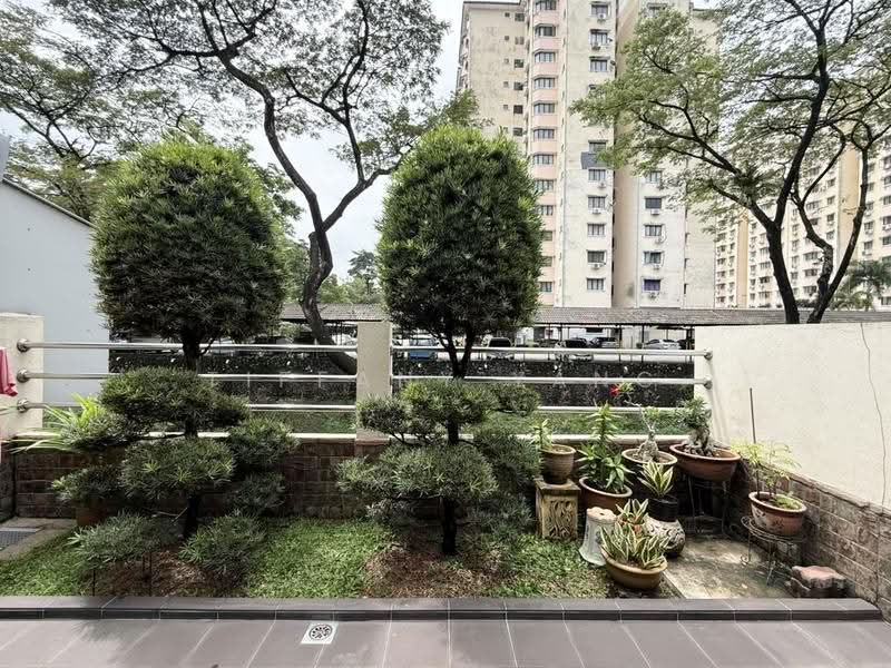 2.5-storey Terraced House for Sale in KL City Centre (Kuala Lumpur) - Tiffany Yang - Backyard - PropertyGuru.com.my