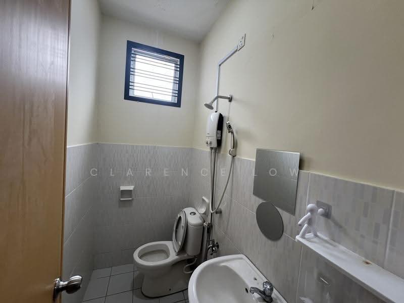 2-storey Terraced House for Sale in Skudai (Johor) - Clarence Low - Bathroom - PropertyGuru.com.my