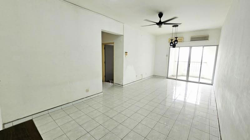 Pangsapuri untuk Disewa di Permas Ville Apartment - Lim Tze Jie - Living Room - PropertyGuru.com.my