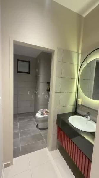 Kondominium untuk Dijual di Waringin Kwasa Damansara - Franco Leong - Bathroom - PropertyGuru.com.my