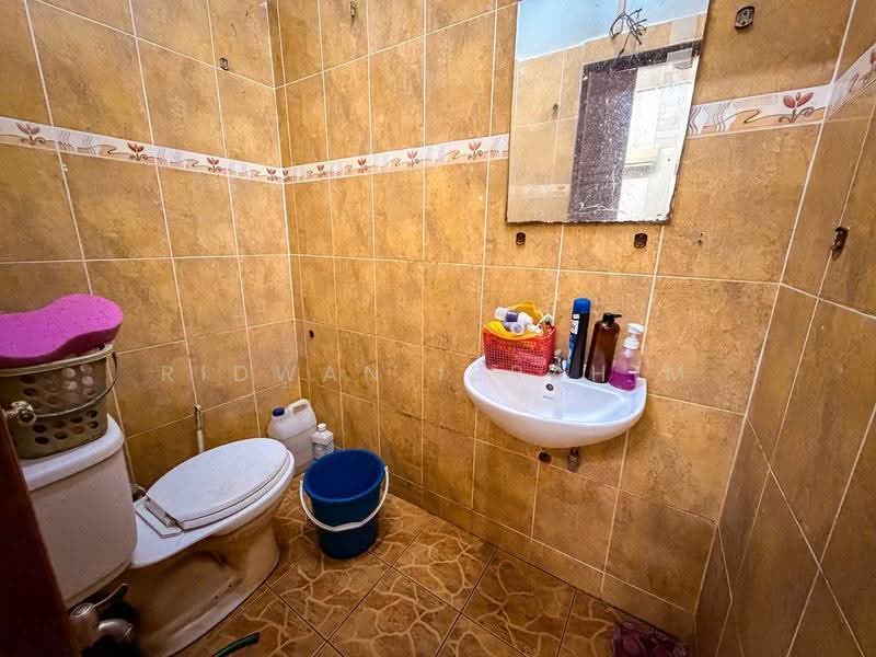 1-storey Terraced House for Sale in Taman Sri Melor (Kajang) - Ridwan Ibrahim - Bathroom - PropertyGuru.com.my
