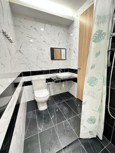 Condominium for Rent at QuayWest Residence - Michelle Tan - Bathroom - PropertyGuru.com.my